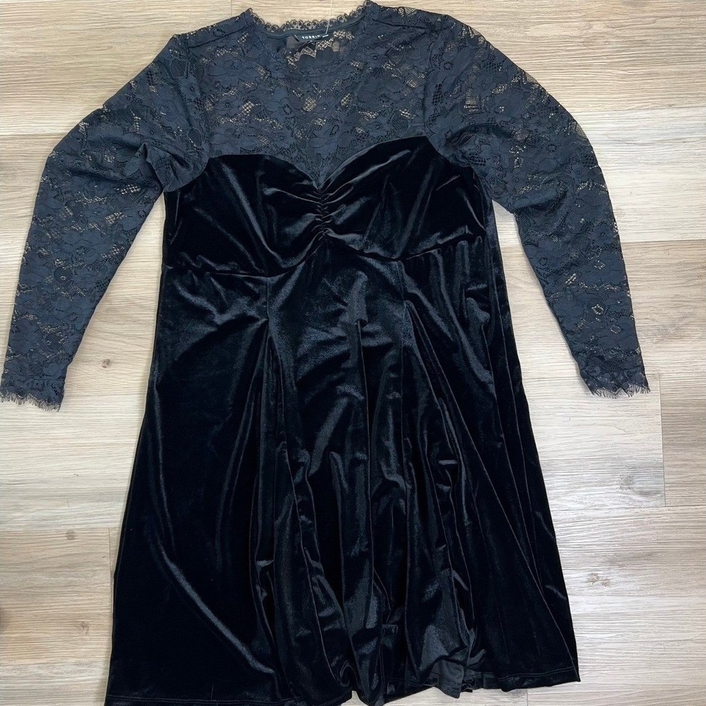 Torrid Black Velvet Dress Size 1 – Lace Trim – Plus Size Cocktail Party Dress